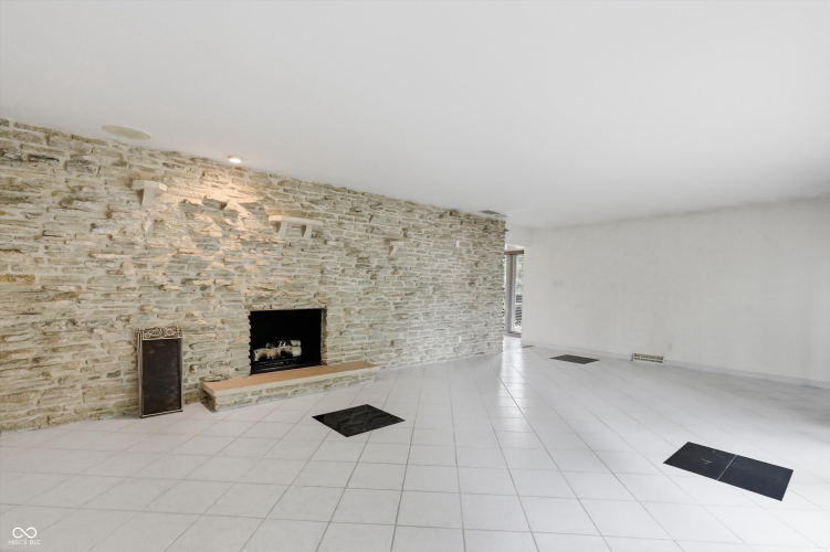 Listing Image 24