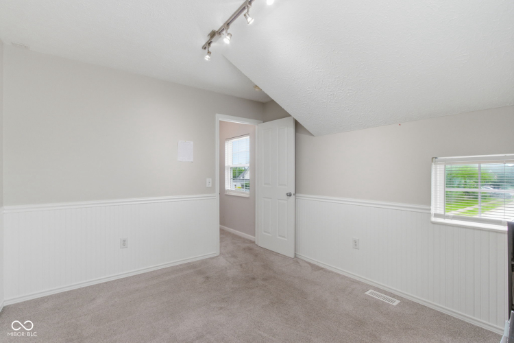 Listing Image 28