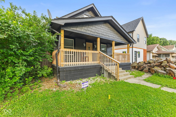 Listing Image 4