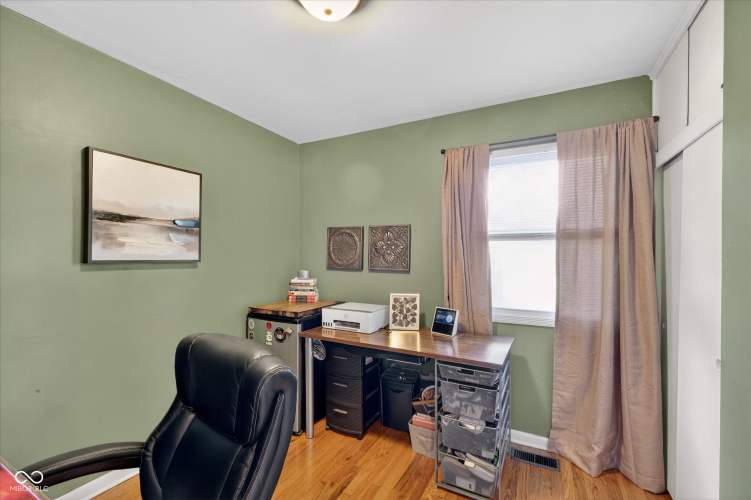 Listing Image 16