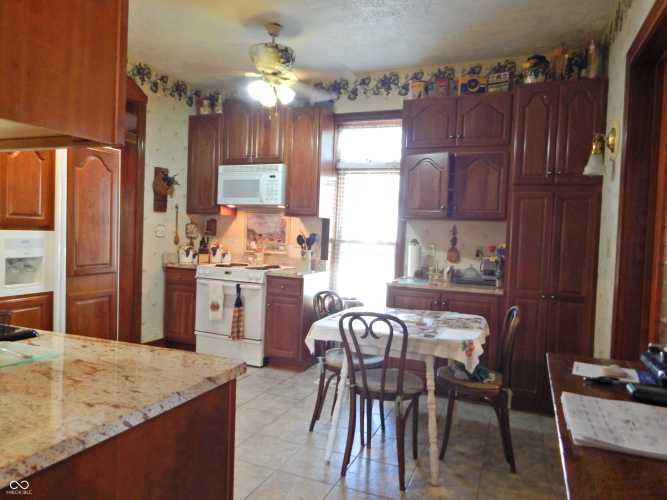 Listing Image 16