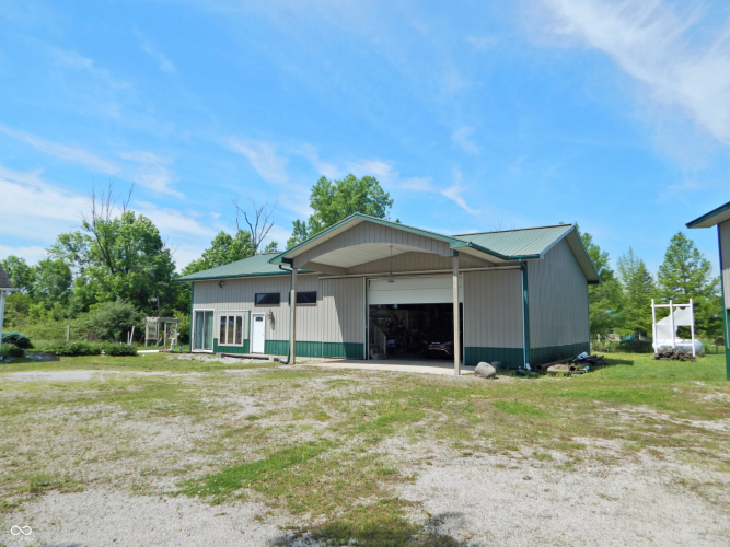 Listing Image 4