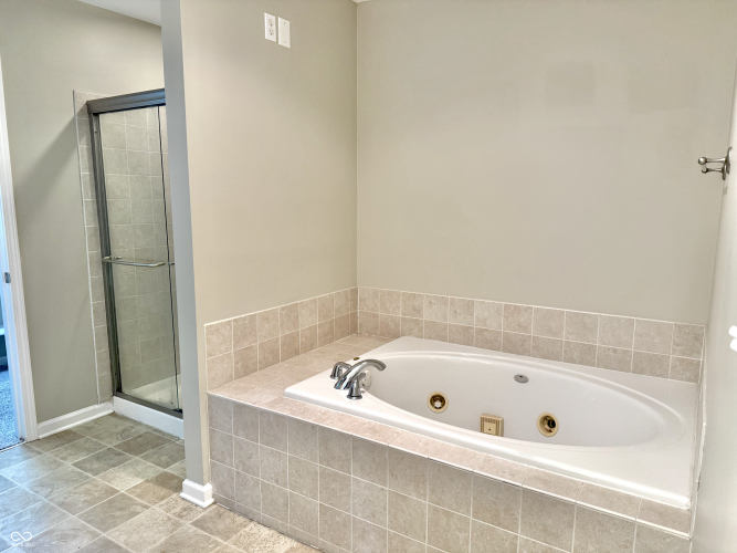 Listing Image 106