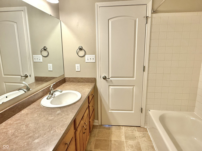 Listing Image 121