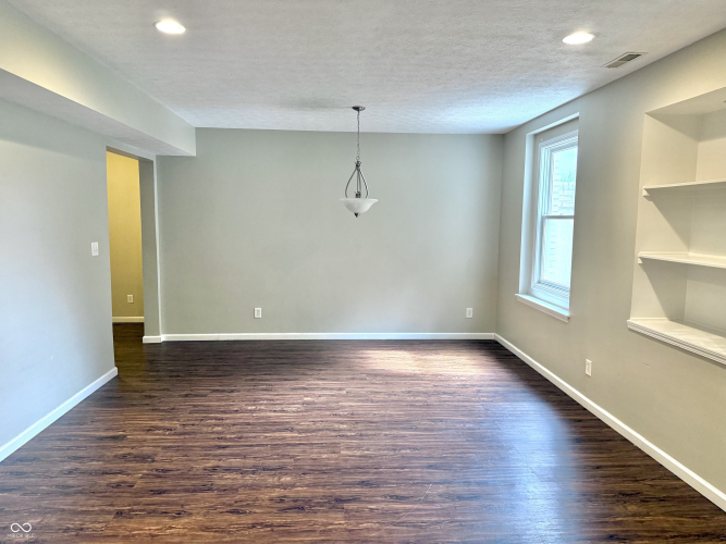 Listing Image 80