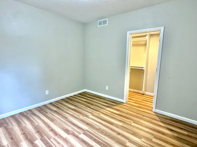 Listing Image 87