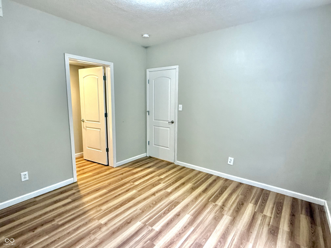 Listing Image 89