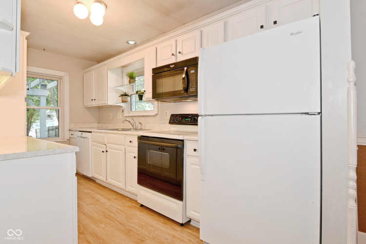 Listing Image 18