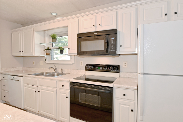 Listing Image 19