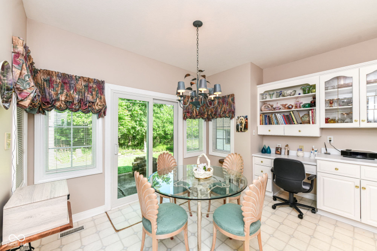 Listing Image 11