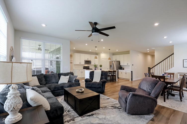 Listing Image 15