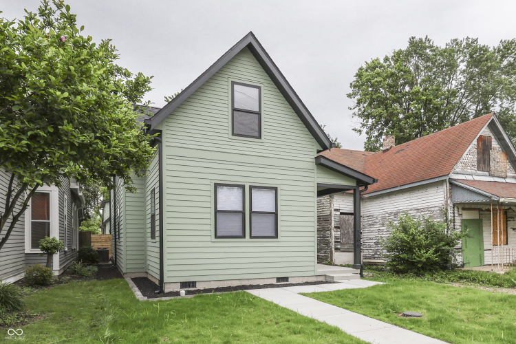 Listing Image 4