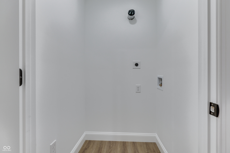 Listing Image 40
