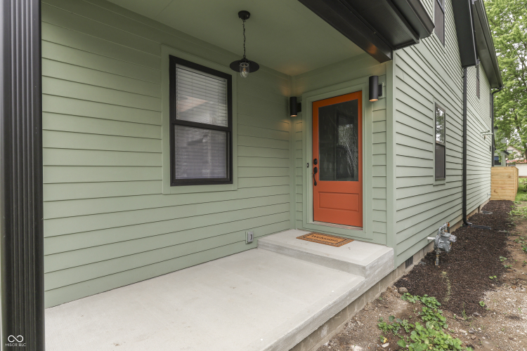 Listing Image 5