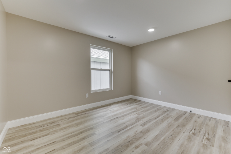 Listing Image 57