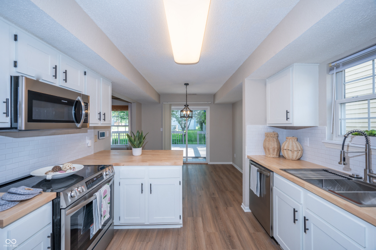 Listing Image 15