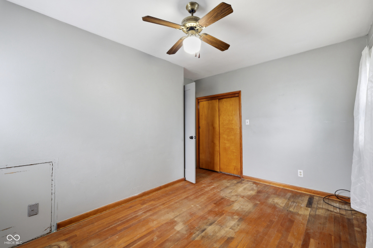 Listing Image 24