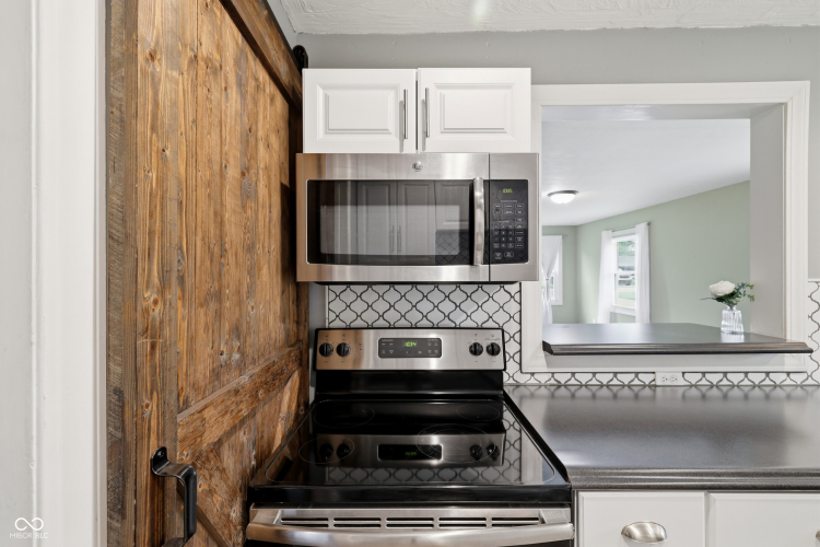 Listing Image 10