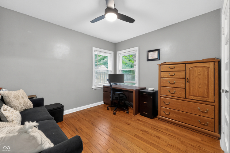 Listing Image 19