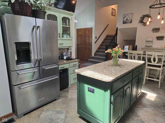 Listing Image 11