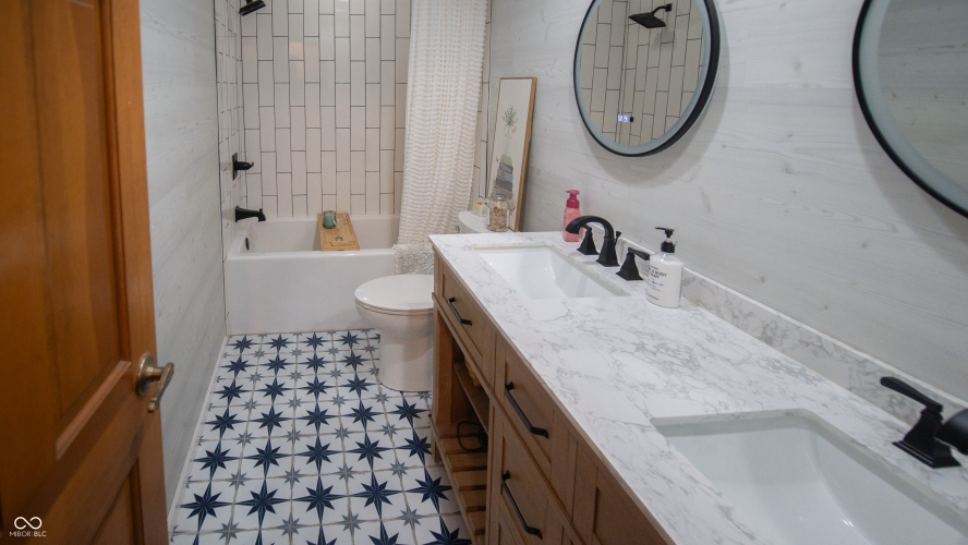 Listing Image 16