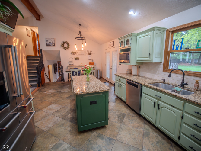 Listing Image 9