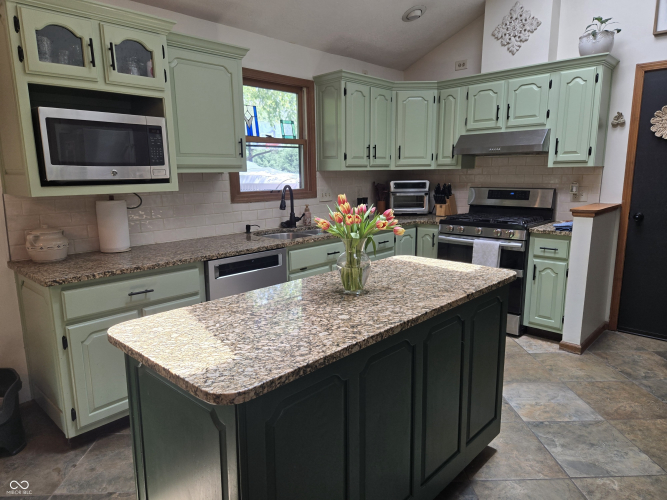 Listing Image 10