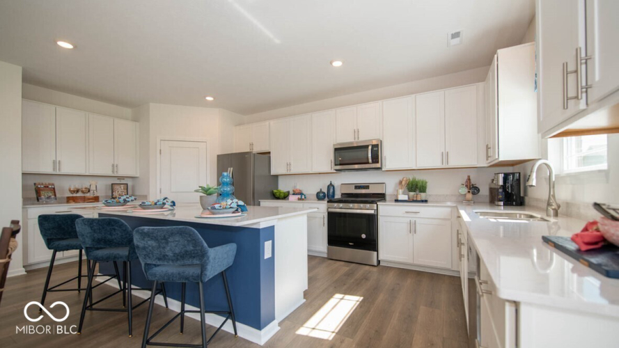 Listing Image 12