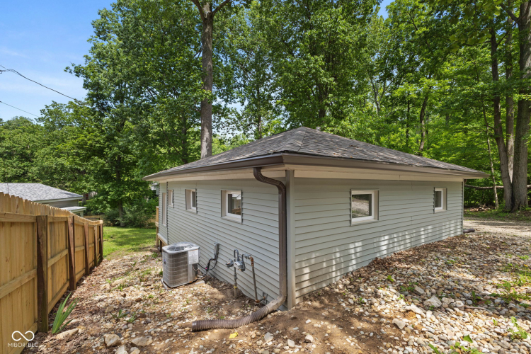Listing Image 24