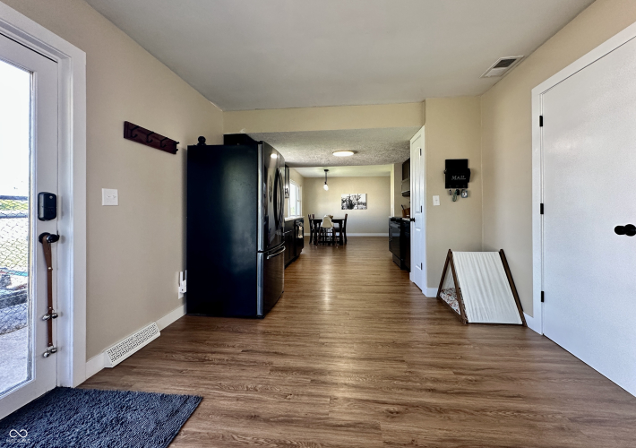 Listing Image 53