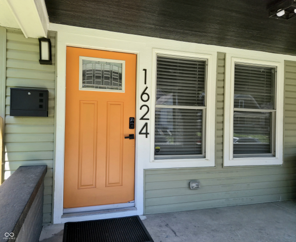 Listing Image 4
