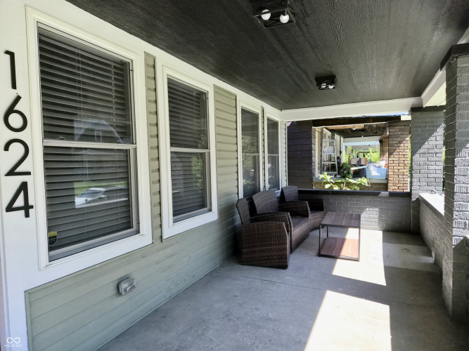 Listing Image 5