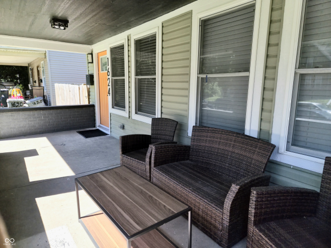 Listing Image 6