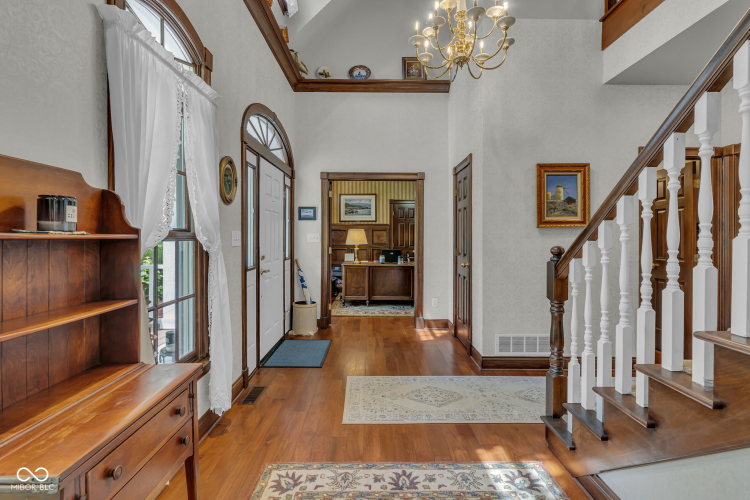 Listing Image 10