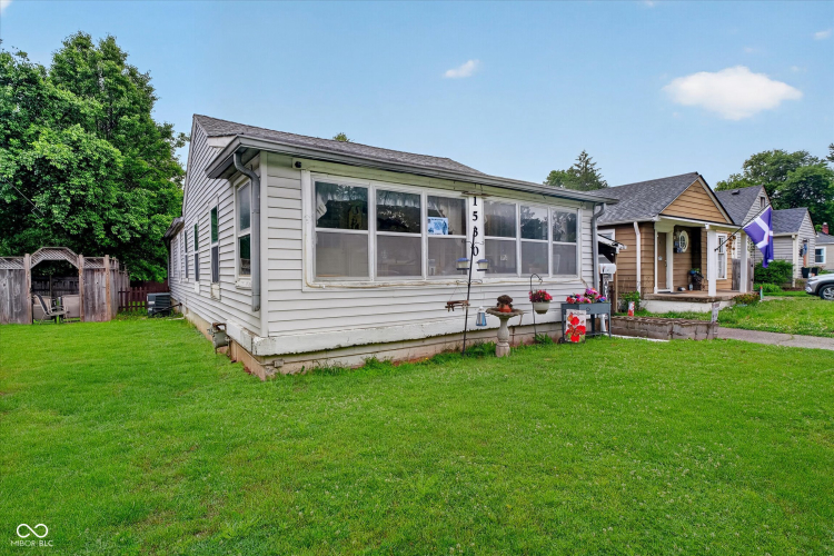 Listing Image 3