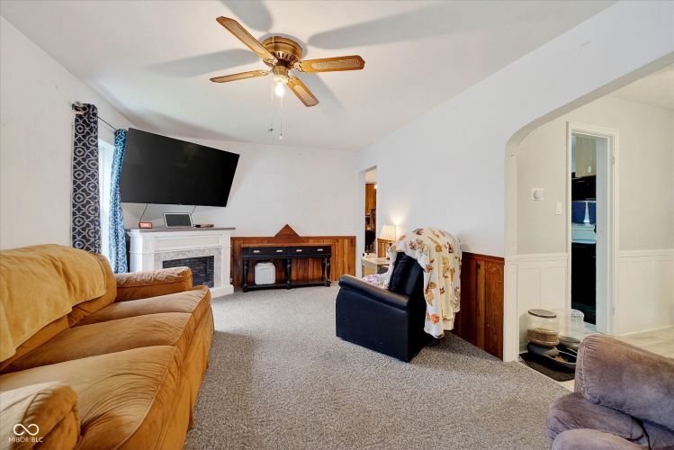 Listing Image 8