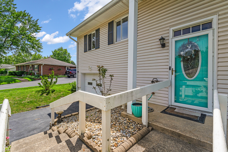 Listing Image 3