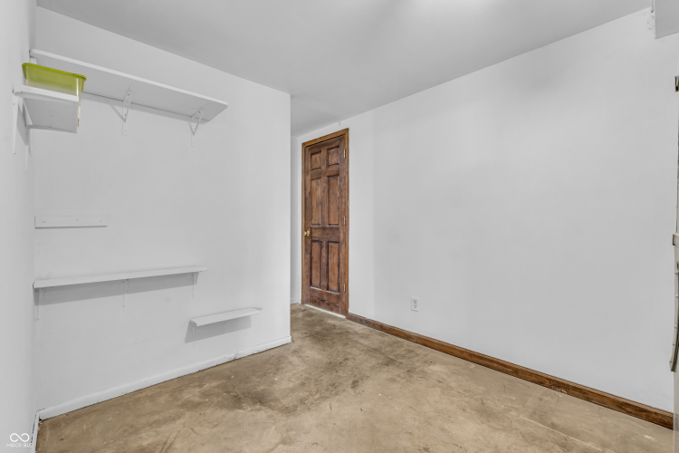 Listing Image 24