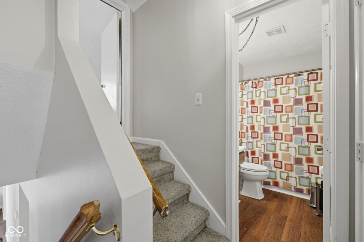 Listing Image 17