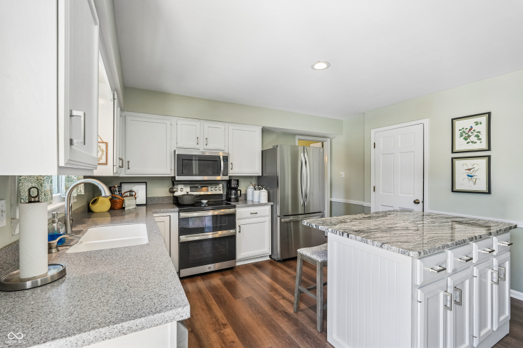 Listing Image 19