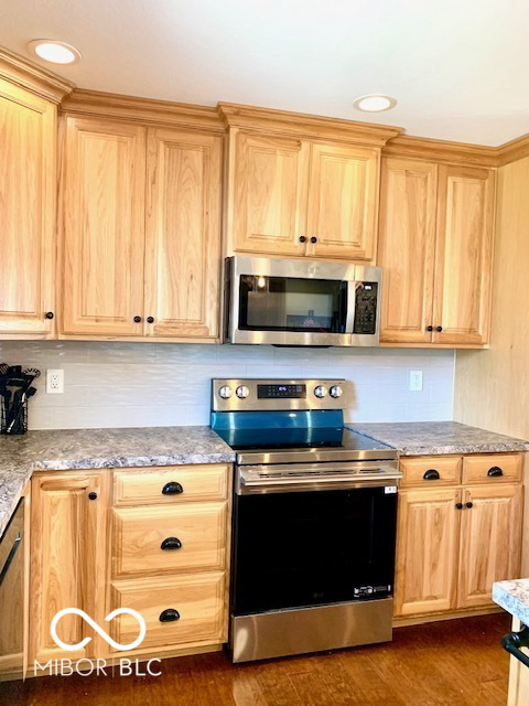 Listing Image 20