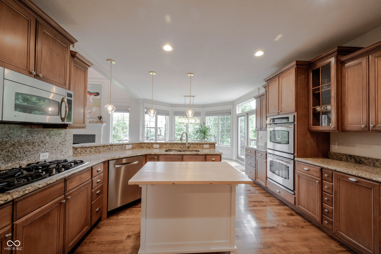 Listing Image 16