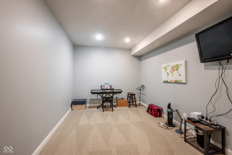 Listing Image 54