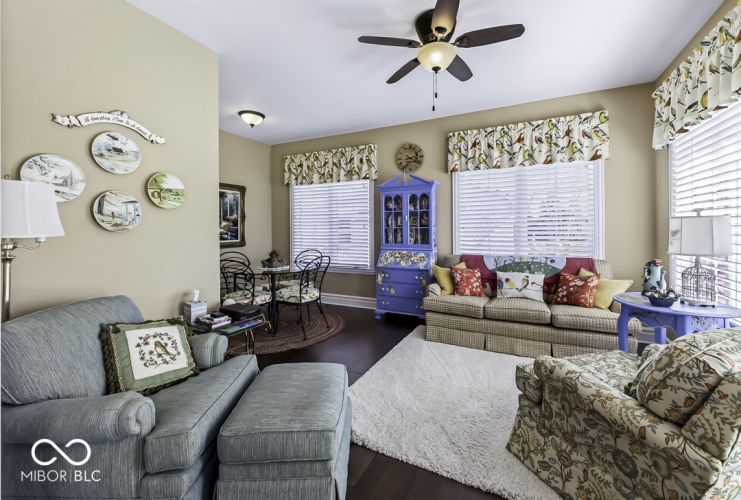 Listing Image 11