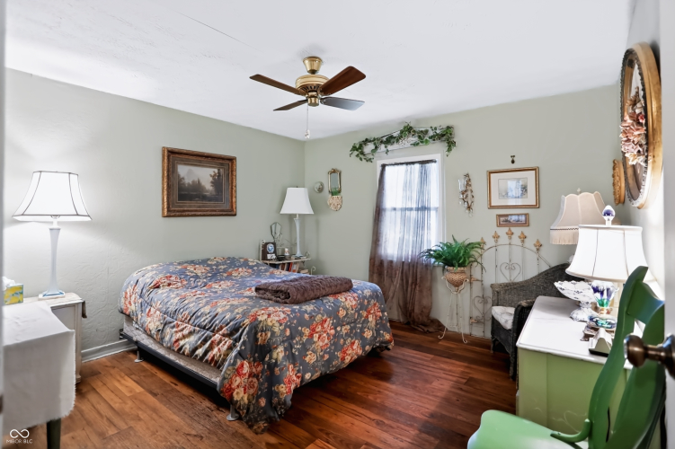 Listing Image 13