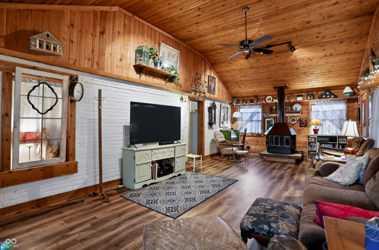 Listing Image 19