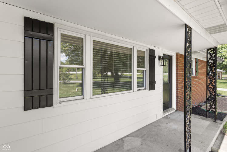 Listing Image 12