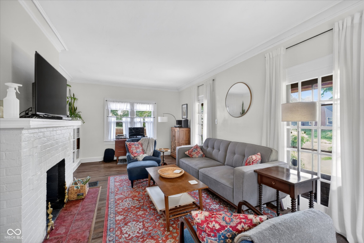 Listing Image 8