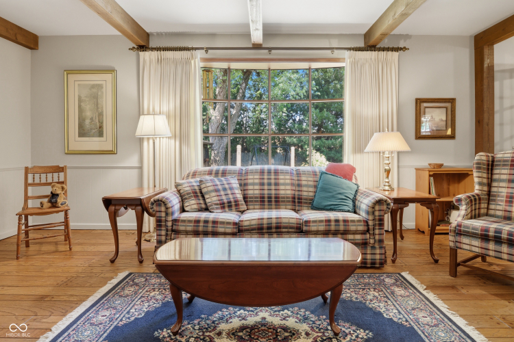 Listing Image 10