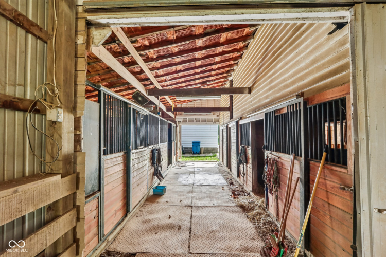 Listing Image 40
